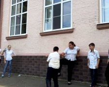 Школярка влаштувала недитячу розправу над однокласником