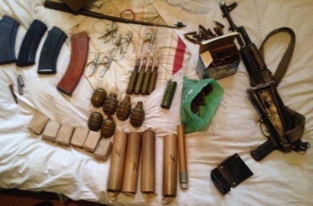  Боєць АТО зберігав удома склад зброї