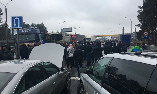Автомобили