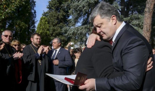  Порошенко наградил посмертно украинского героя Италии