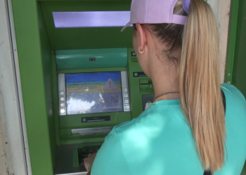 Банкомат. Фото: скрин youtube