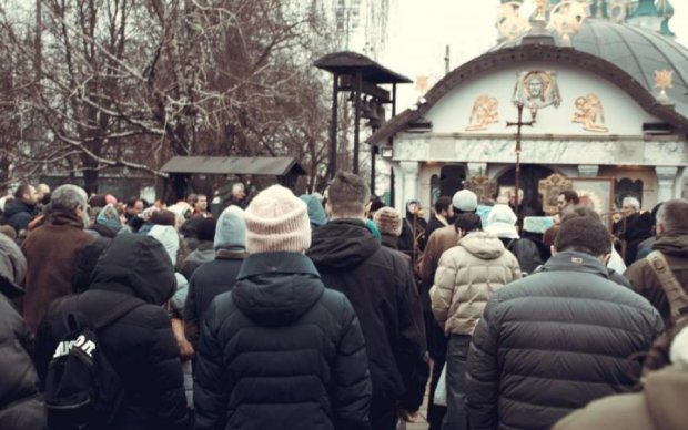 Отпущу грехи быстро и недорого: оборотень в рясе зарабатывает методами Януковича