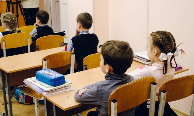 "При Порошенку того не буде": вчителька поділилася зі школярами нездоровими фантазіями про Зеленського