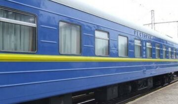 У потягу п'яний чоловік погрожував пасажирам гранатою