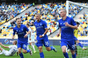 Зірки Динамо зустрілися з пораненими українськими військовими: відео