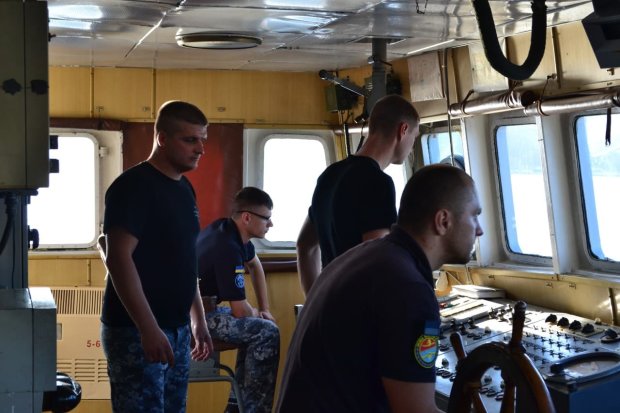 Черное море под надежной защитой: украинские корабли вошли в главную базу ВМС Турции, фото