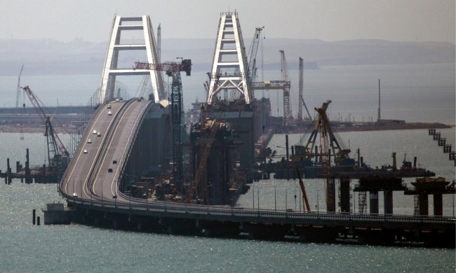 Крымский мост оторвался от берега: вот и все