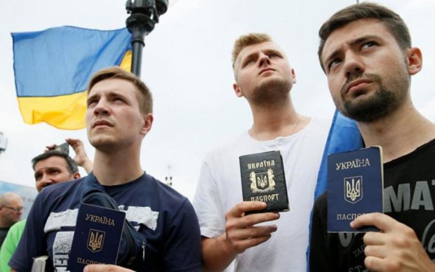 Майдан во Львове: у стен отеля собираются соратники Саакашвили