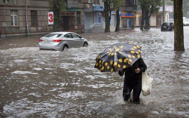 Погода у Одесі на 4 серпня: стихія перетворить перлину на місто мокрих ніг, - справжня Венеція