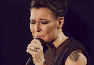 Певица Елка, кадр из видео