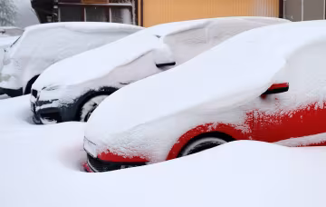 Авто під снігом