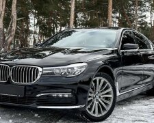 Броньований BMW, скріншот: YouTube