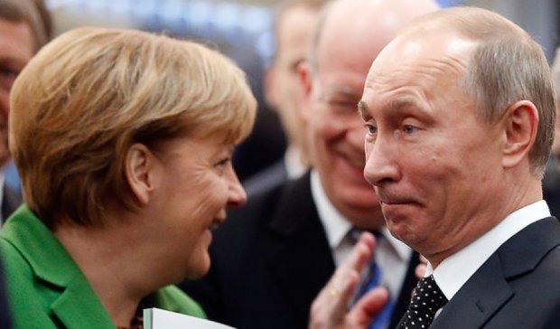 Меркель попросила Путіна про допомогу