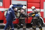 У Києві вогонь поглинув цілий будинок: пожежники всіма силами справляються зі стихією, відео