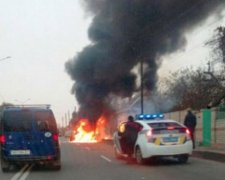 В Харькове на ходу загорелось BMW (фото)