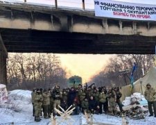 Аваков виступив за торгово-грошові відносини з окупантом