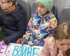 Діти в РФ пісял мітингу проти війни