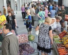 Жителей оккупированных территории терроризируют продуктовым дефицитом