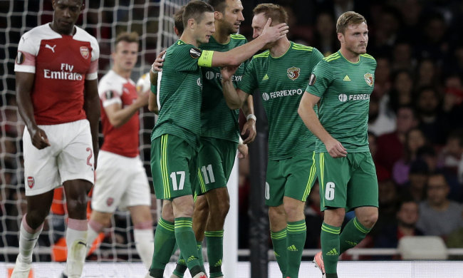 Лідер Ворскли перед грою з Арсеналом зробив дивний ритуал зі слиною: відео