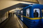 Киянин у метро показав, як зігріти череп
