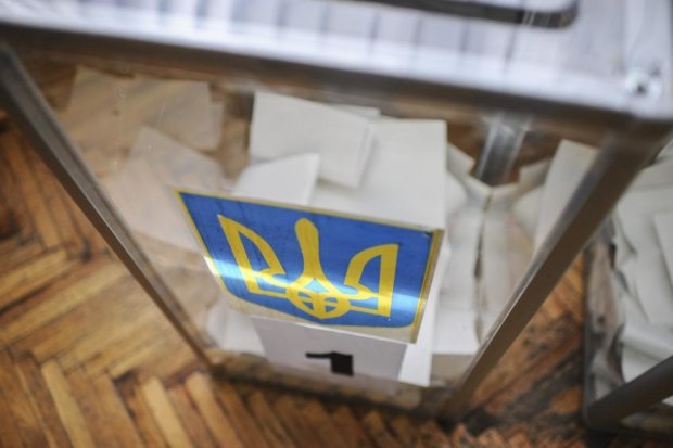 Украинцы рассказали, за какие партии проголосуют на выборах: неожиданные результаты