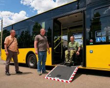 Водители общественного транспорта на тренинге по безбарьерности