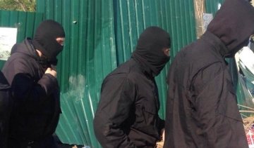  Неизвестные пытались "отжать" фирму  