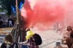У Києві під Радою палять багаття і луплять в бочки, у хід пішли димові шашки - другий Майдан