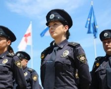Київські копи випадково знайшли автомат в іномарці