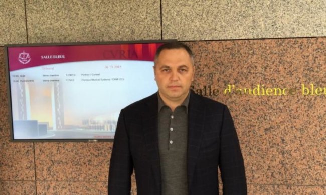 Суд ЄС зняв санкції з екс-глави адміністрації Януковича