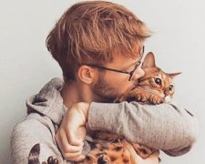 Брутальні мачо з кішками – новий тренд Інстаграму