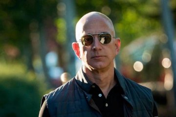 Глава Amazon пообіцяв підкорити Місяць