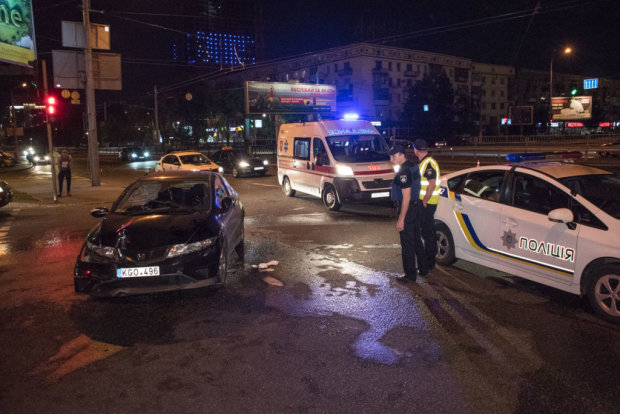 Протащил по трассе и оторвал ногу: под Киевом произошла дикая авария, свидетелей нет