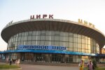 Цирк "с доставкой на дом": в Харькове слон пытался вломиться в детский сад, - видео "штурма"