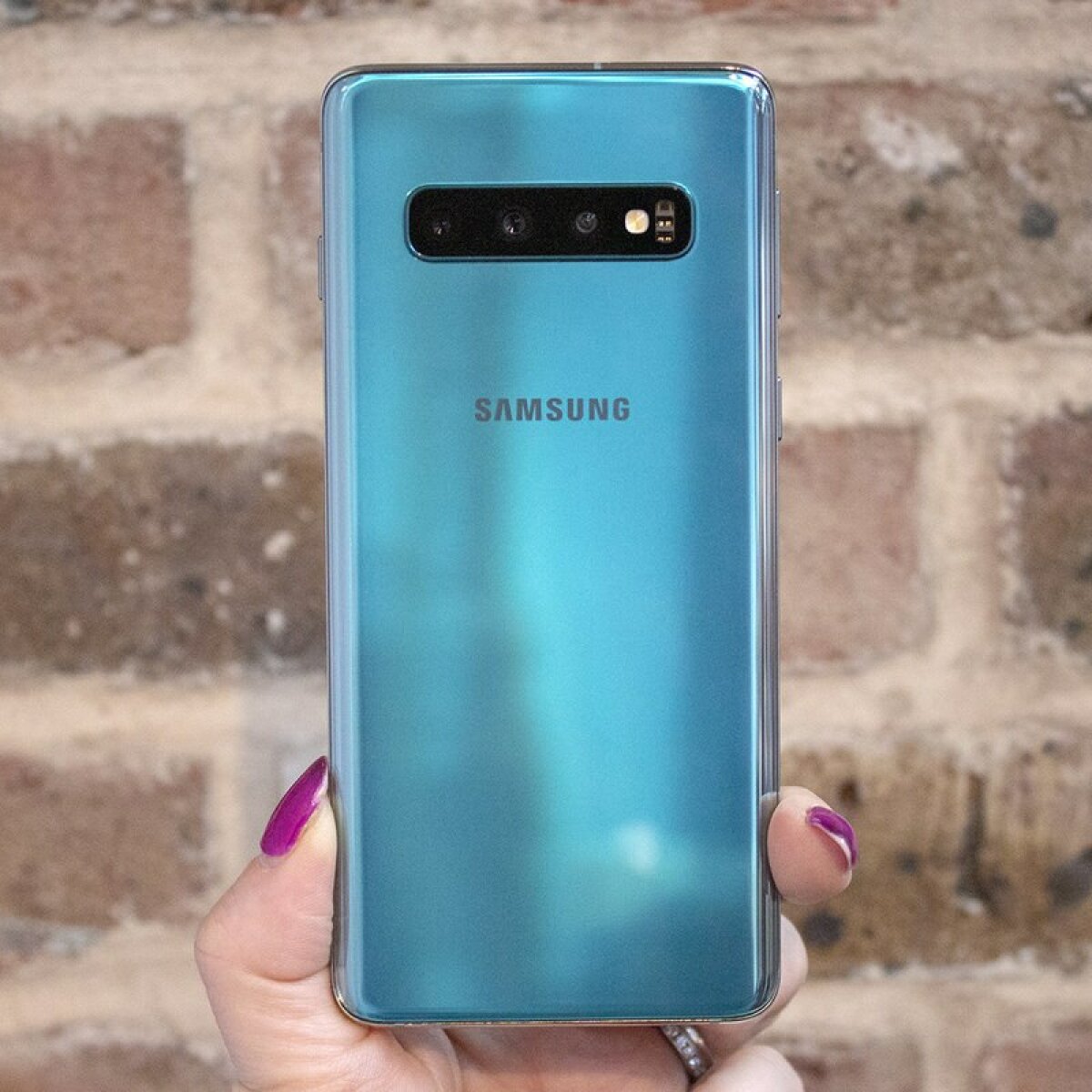 В Samsung признали, что Galaxy S10 можно разблокировать любым отпечатком  пальца - ЗНАЙ ЮА