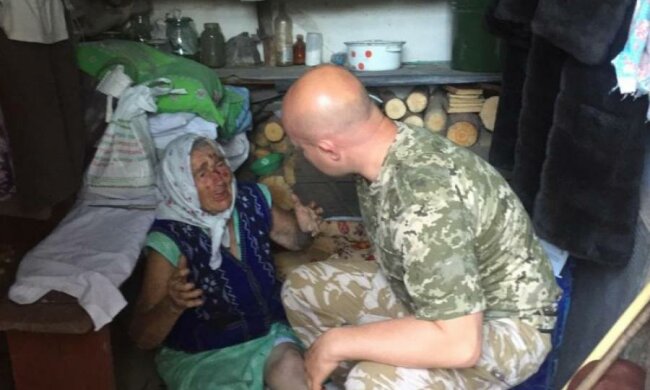 Террористы "ДНР" расстреляли жилой дом в Зайцево: фото