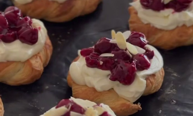 Слойки з вишнями, кадр з відео