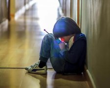 Відбудеться штрафом? Здичавіла матір побила малюка до напівсмерті