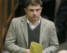 Конфлікт набирає обертів: дві правди від Луценка та Довгого
