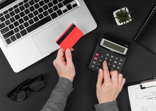 Банковская карта / фото: Freepik