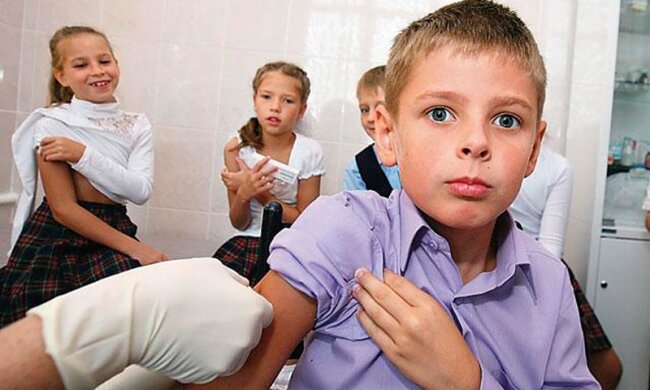 Дитяча вакцинація. Фото з відкритих джерел