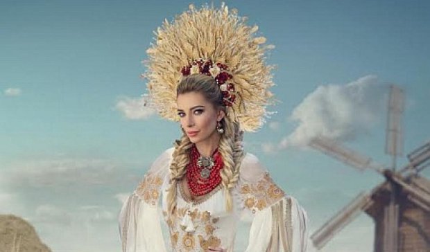 "Мисс Украина" показала национальное платье для конкурса "Мисс Вселенная"