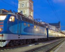 Укрзалізниця запустить 21 додатковий потяг до великодніх свят