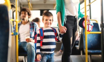 Дети в общественном транспорте