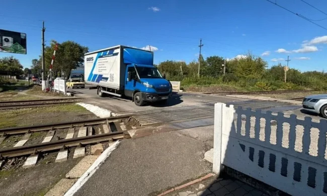 Залізничний переїзд у Брюховичах