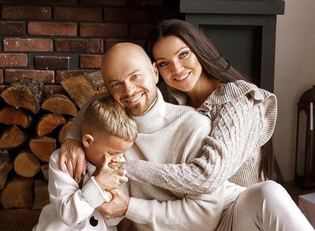 Влад Яма с женой и сыном, фото с Instagram