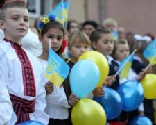 Привітання з 1 вересня в віршах, прозі і листівках: фото і відео