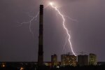 Негода в Україні: шквальний вітер та дощ
