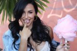 Фітнес-модель похвалилася пишними формами