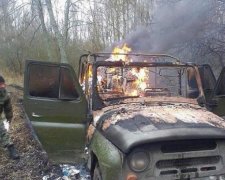 Як контрабандисти тікали і спалили свою автівку (фото, відео)